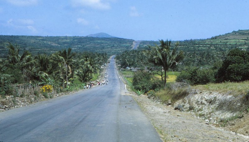 Phong canh Phu Yen nam 1970-1971 qua ong kinh nguoi My-Hinh-13