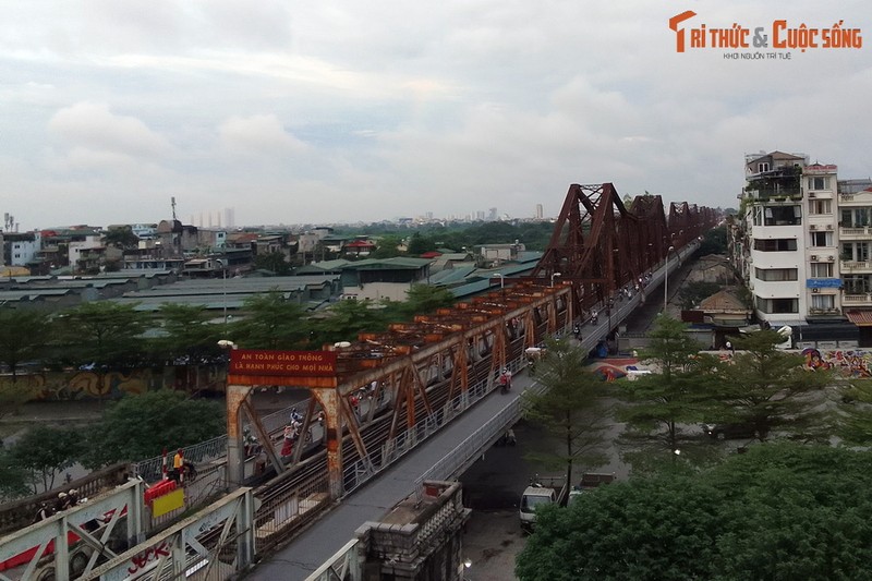 Hoi uc hao hung ngay 10/10/1954 tren cau co nhat Ha Noi-Hinh-5