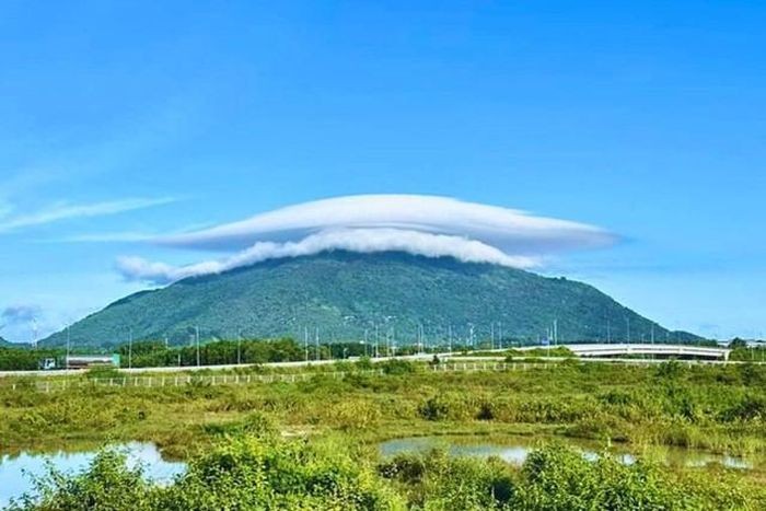 Giai ma hien tuong may hinh dia bay xuat hien o Dong Nai