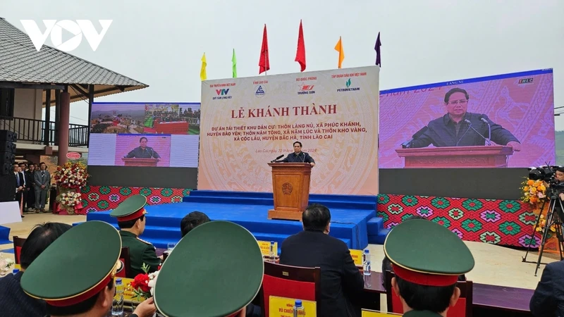 Thu tuong du Le khanh thanh cong trinh tai thiet khu dan cu Lang Nu