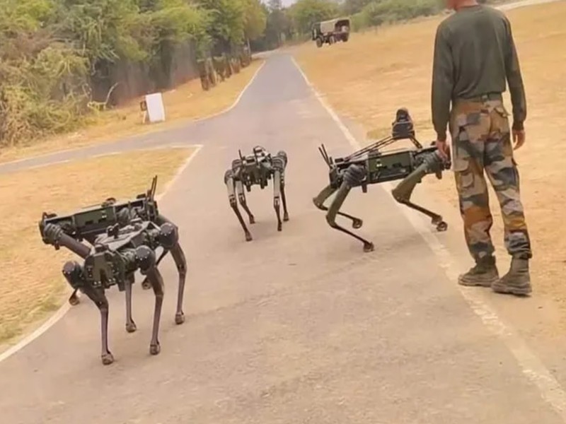 Quan doi An Do khoe cho robot chien dau gan AI, cong nghe dinh sao?