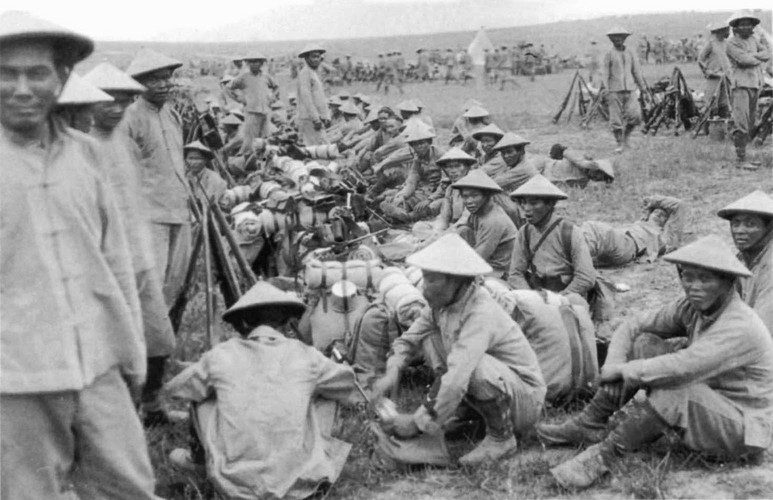Hinh doc ve binh si Viet Nam tren chien truong chau Au nam 1916-Hinh-3