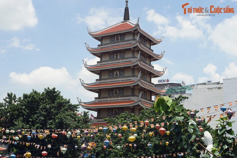 Top 10 su that bat ngo ve ngoi chua noi tieng nhat TP HCM-Hinh-6