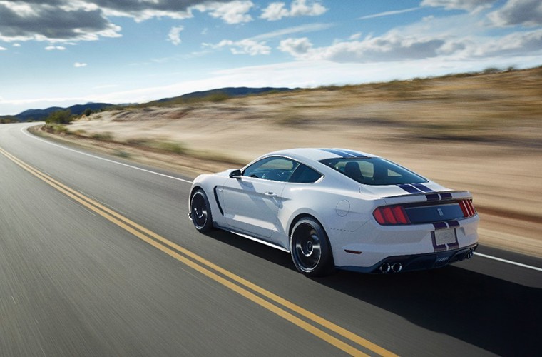 Ford Shelby GT350 se trinh dien “co bap” tai Detroit Auto Show-Hinh-3