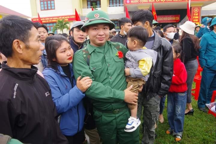 View - 	Thanh niên Bắc Trung Bộ nô nức ngày hội tòng quân