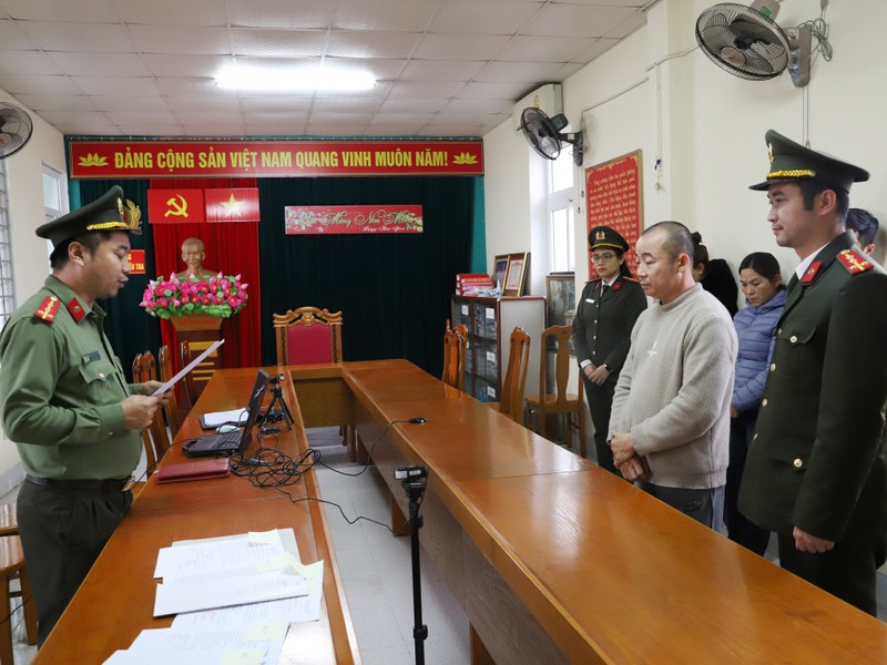 Bat giam doc to chuc duong day dua nguoi tron di nuoc ngoai-Hinh-3