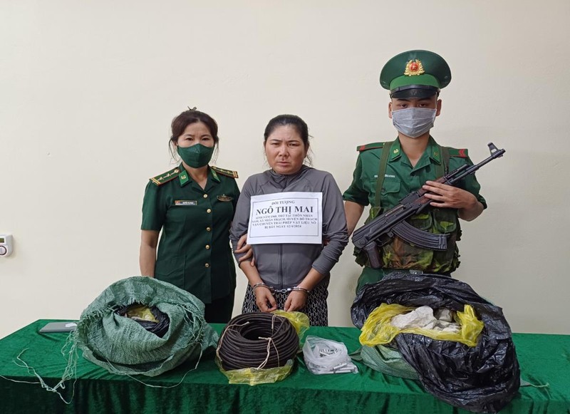Quang Binh: Bat qua tang 2 nu quai “cong” 50kg thuoc no di ban