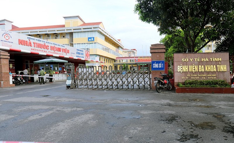 Benh nhan nghi nhiem bach hau o Ha Tinh duoc chuyen len tuyen tren