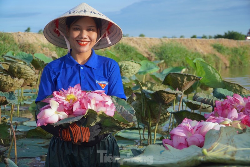 Ra dam hai sen luc rang sang, moi ngay thu tien trieu-Hinh-3