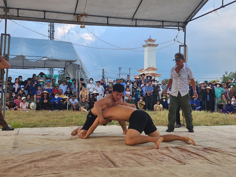 Soi noi hoi vat truyen thong mung ngay Quoc khanh o Ha Tinh