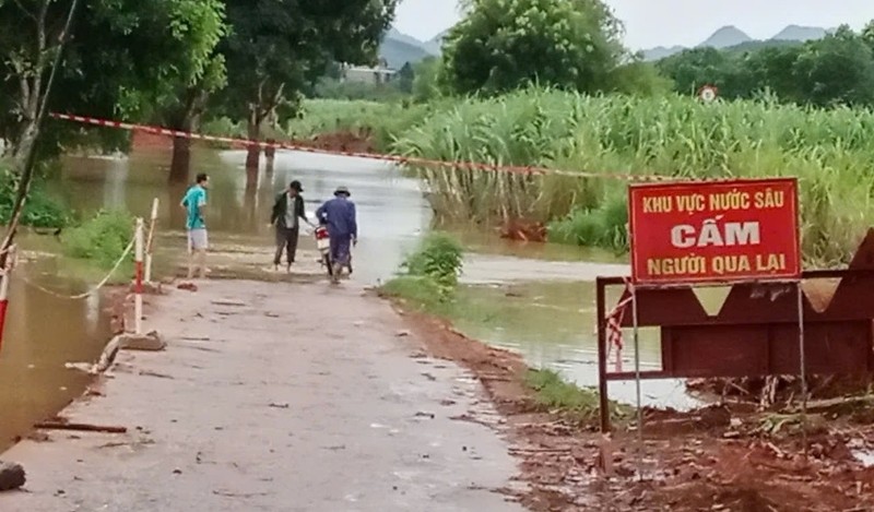 Nhieu tuyen duong o Thanh Hoa bi sat lo nghiem trong  ​-Hinh-3