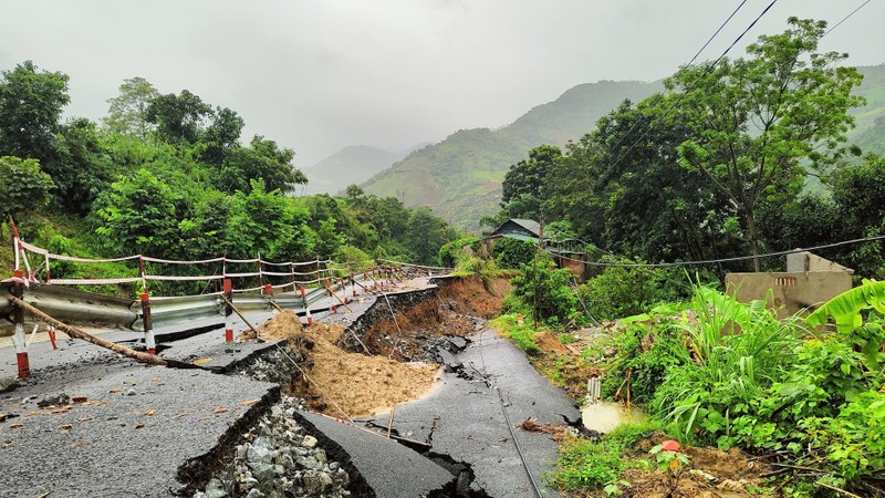 Nhieu tuyen duong o Thanh Hoa bi sat lo nghiem trong  ​