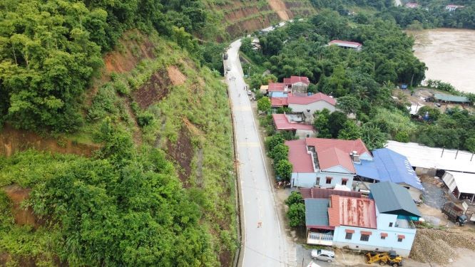 Nui nut toac, nhieu ho dan o Thanh Hoa phai di doi khan cap-Hinh-3