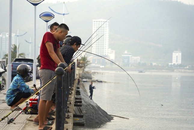 Nghe 'hot' sau bao o Ha Long, ngoi choi cung kiem tien trieu-Hinh-5