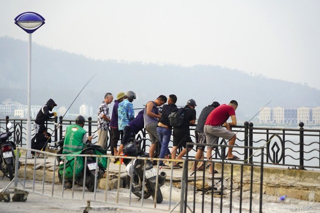 Nghe 'hot' sau bao o Ha Long, ngoi choi cung kiem tien trieu