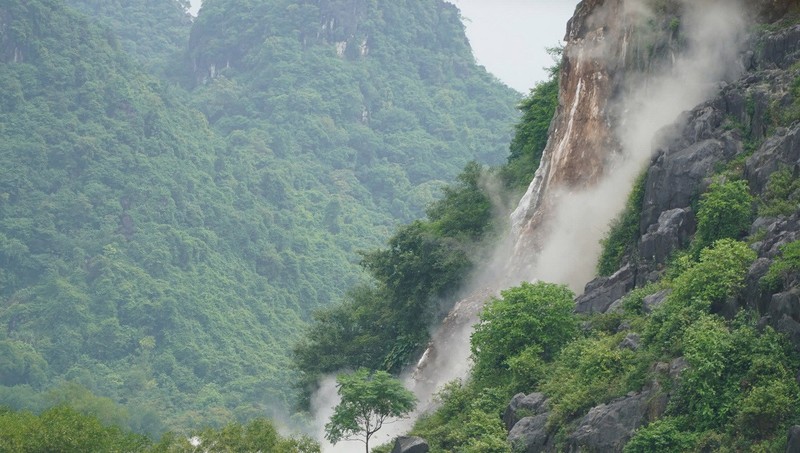 Quang Binh: Di doi hang tram ho dan, pha no khoi da 300 tan-Hinh-2