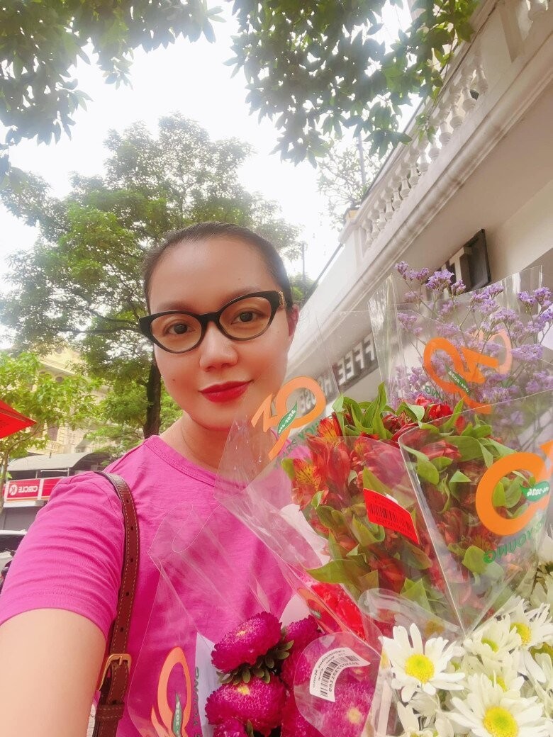 Phong cach cam hoa doc dao, 'tiet kiem' cua ca si Nguyen Ngoc Anh-Hinh-2