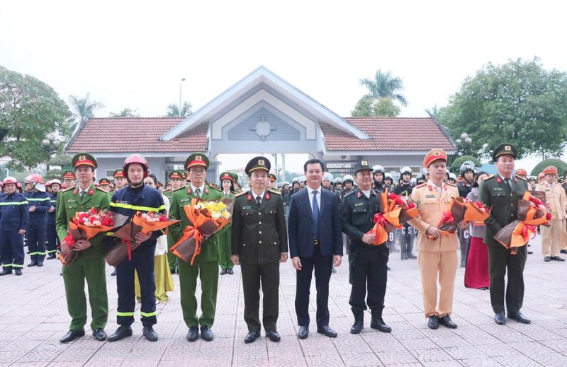 Cong an Ha Tinh ra quan tran ap toi pham Tet At Ty