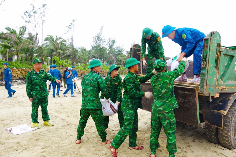 Hue cang minh thu gom hang tram tan dau von cuc-Hinh-7