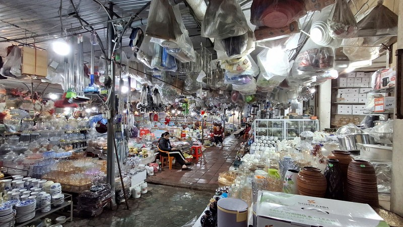 Chợ truyền thống lớn nhất Hà Tĩnh đìu hiu, ế ẩm - Hình 5 Cho truyen thong lon nhat Ha Tinh diu hiu, e am-Hinh-5