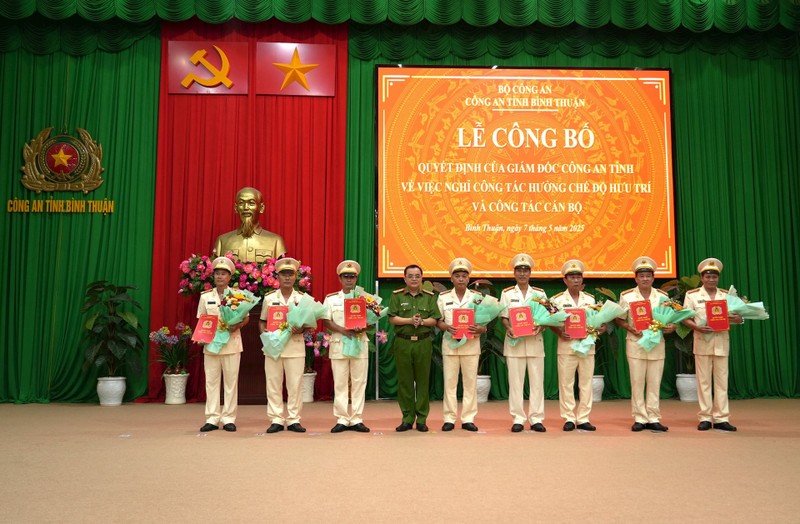 Nhiều cán bộ Công an tỉnh Bình Thuận xin nghỉ hưu trước tuổi Nhieu can bo Cong an tinh Binh Thuan xin nghi huu truoc tuoi