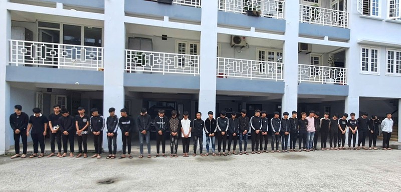 Khởi tố 21 thanh niên hỗn chiến giữa đêm khuya ở Đà Nẵng Khoi to 21 thanh nien hon chien giua dem khuya o Da Nang