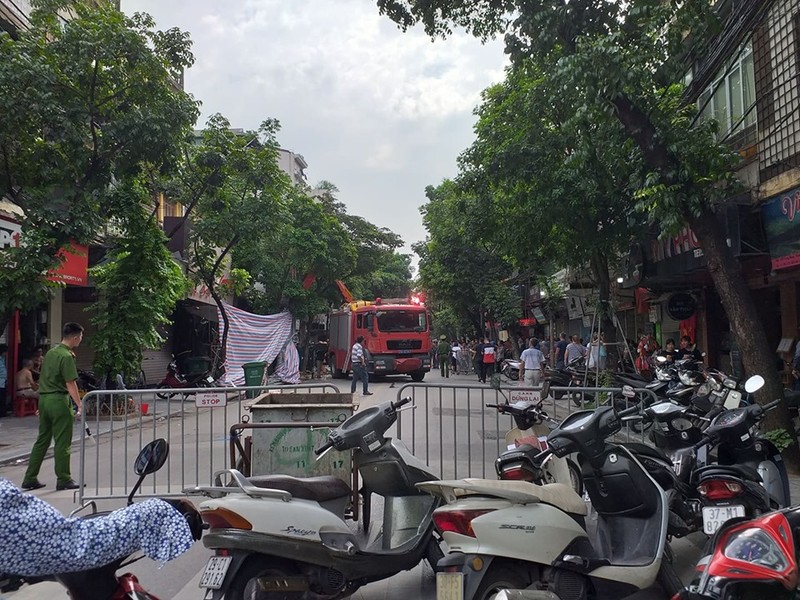 Ha Noi: Sap nha trieu USD tren pho hang Bong-Hinh-8