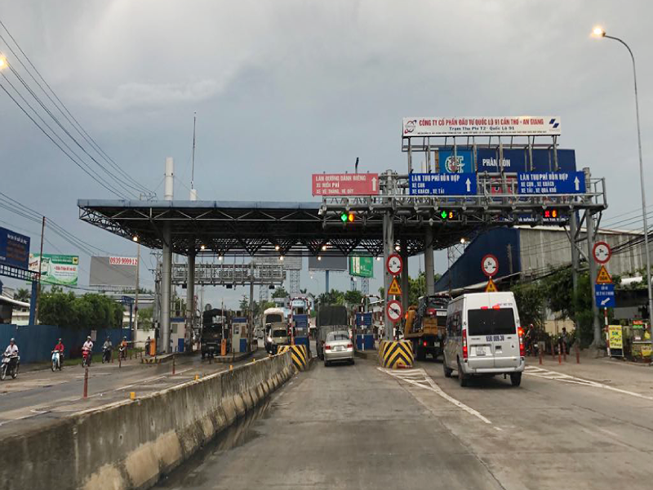 BOT Hoa Lac - Hoa Binh tam dung thu phi dan quanh tram-Hinh-2