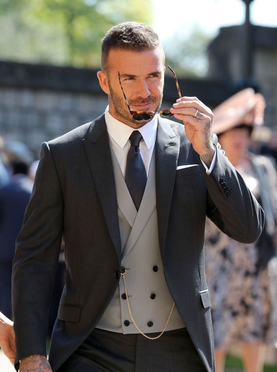 Vi sao David Beckham thuong khong cai cuc cuoi bo suit?-Hinh-7