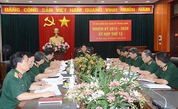 10 dang vien, quan nhan bi Uy ban Kiem tra Quan uy Trung uong ky luat