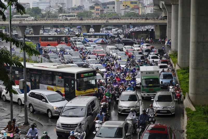 Nguoi dan ngan ngam: Cu mua la duong Ha Noi lai tac-Hinh-4