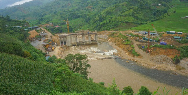 Vu 2 vo chong bi lu cuon troi o Lao Cai: Da tim thay thi the nguoi vo