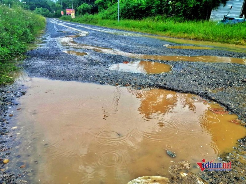 13 nam giai ngan hon 10 ty, duong chi 2km van ngon ngang o Vinh Phuc