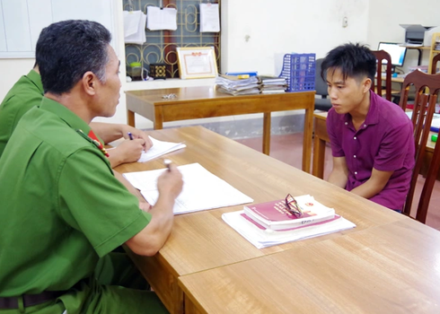 Quan he tinh duc xong, co gai doi ban trai tien roi bi giet