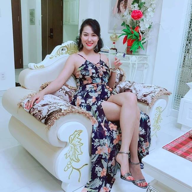 Phi Thanh Van, “co be tra sua Viet” ngay cang mum mim, quyen ru bat ngo-Hinh-4