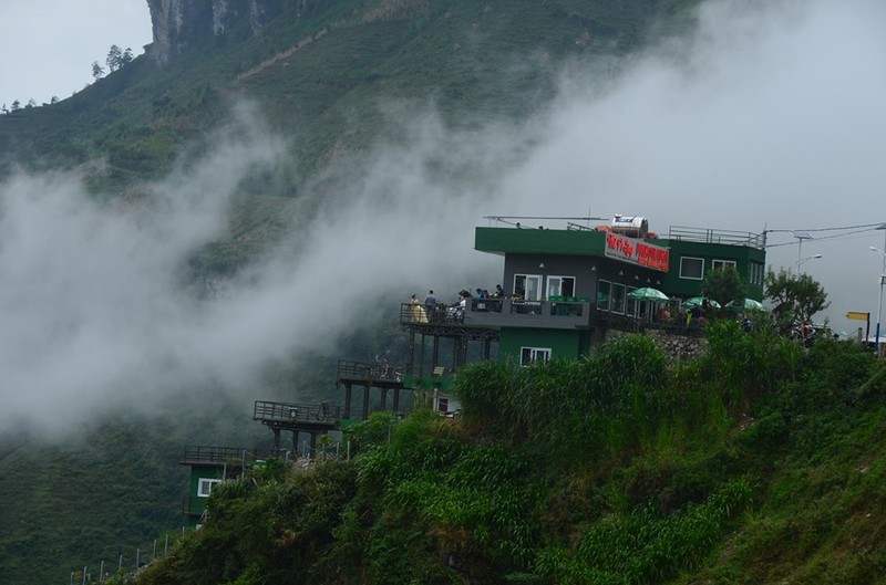 Nha nghi Ma Pi Leng Panorama sap thao do du khach van keo den selfie, chup anh cuoi-Hinh-2