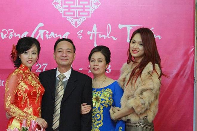 Su that xot xa phia sau hanh trinh chuyen gioi cua HH Huong Giang-Hinh-2