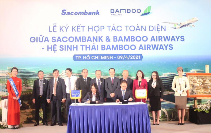 Sacombank ky ket hop tac toan dien voi Bamboo Airways