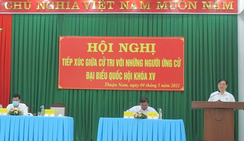 Ngay dau Hoi nghi TXCT o Ninh Thuan cua Chu tich VUSTA Phan Xuan Dung va nhung nguoi ung cu DBQH