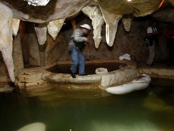 Choang vang hang khung khong tin noi trong nha dai gia buon thuoc phien-Hinh-8