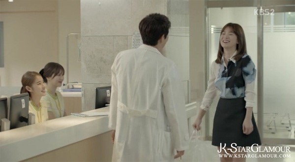 váy chữ A đẹp như Song Hye Kyo trong Hậu duệ của mặt trời