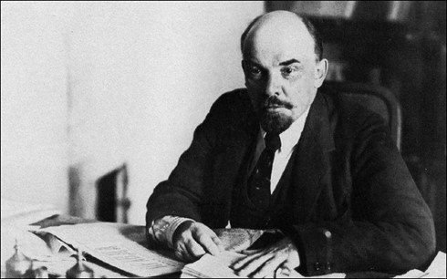 Lenin lam ngo ngang nha bao Guardian cua Anh