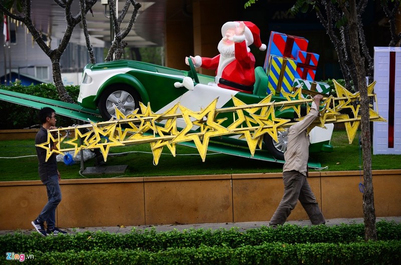 Khong khi Noel som tren duong pho Sai Gon-Hinh-2