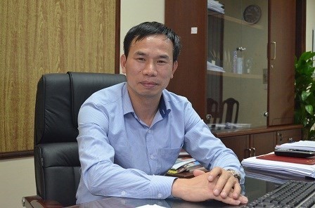 Kien nghi bo quy dinh doi bang lai xe sang vat lieu PET