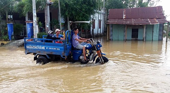 Xot xa canh nguoi dan chay lu o Quang Nam-Hinh-2