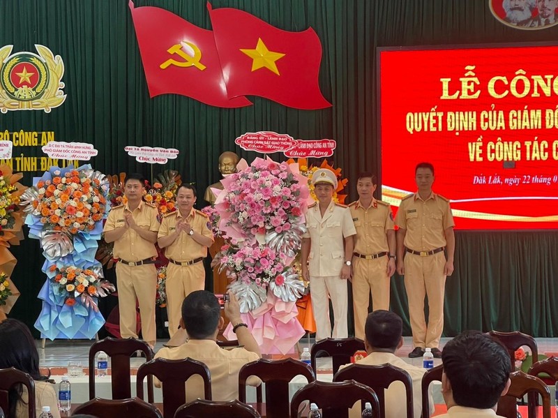 Bo nhiem Pho truong phong Phong Canh sat giao thong Dak Lak-Hinh-3