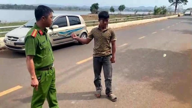 Dak Lak: Nhom thanh nien nhau xong ru nhau di danh nguoi, cuop xe