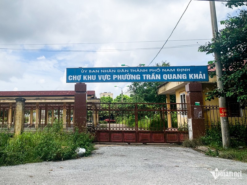 Nam Dinh: Cho 4.000m2 xay xong bo hoang ca chuc nam