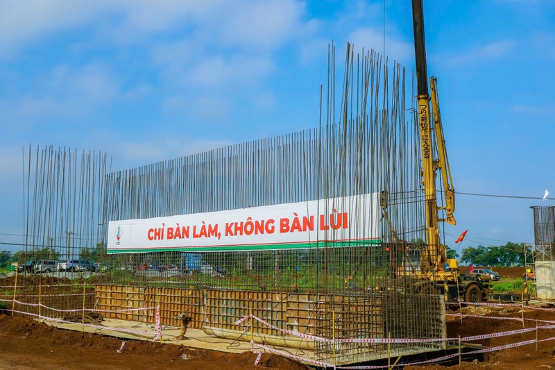 Quyet tam hoan thanh 3.000km cao toc: “Chi ban lam, khong ban lui”-Hinh-4