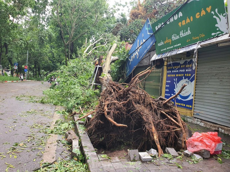 Ha Noi: Khu do thi, khu chung cu hoang tan sau bao-Hinh-22